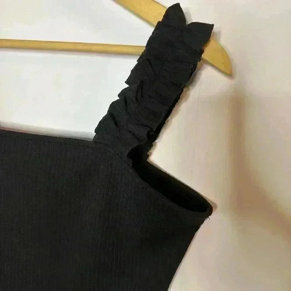 Listicle Ruffle Strap Tank Top Womens Med Cami Minimalist Capsule Wardrobe Layer - Picture 4 of 9